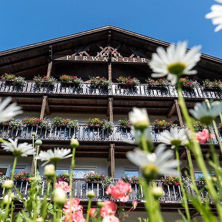 Hotel & Appartements Perwanger Völs am Schlern Exterior photo