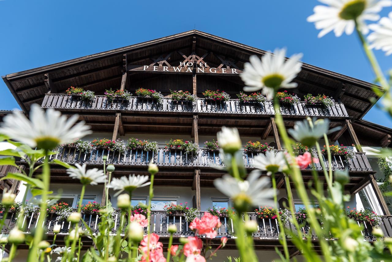 Hotel & Appartements Perwanger Völs am Schlern Exterior photo